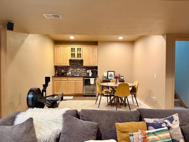 Building Photo - 754 Cricket Ln