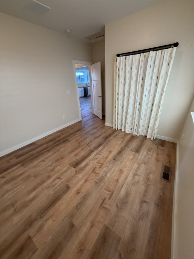 Building Photo - 4280 NE Alexander Way