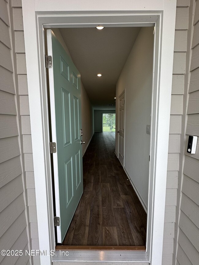 Building Photo - 634 Celtic dr