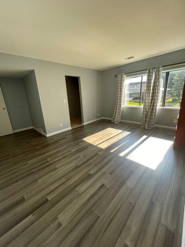 Building Photo - West Ann Arbor Condo: 2 Bed, 2 Bath with Indoor Pool & Patio