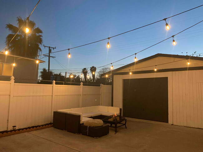 Building Photo - 119 S Citrus Ave