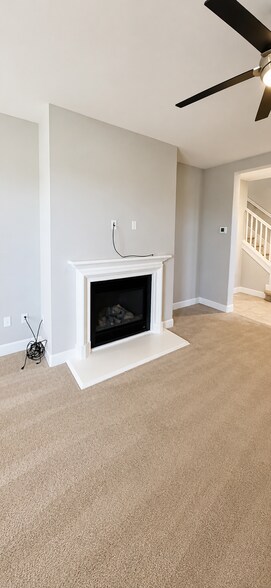 Building Photo - 2072 Parsons Dr