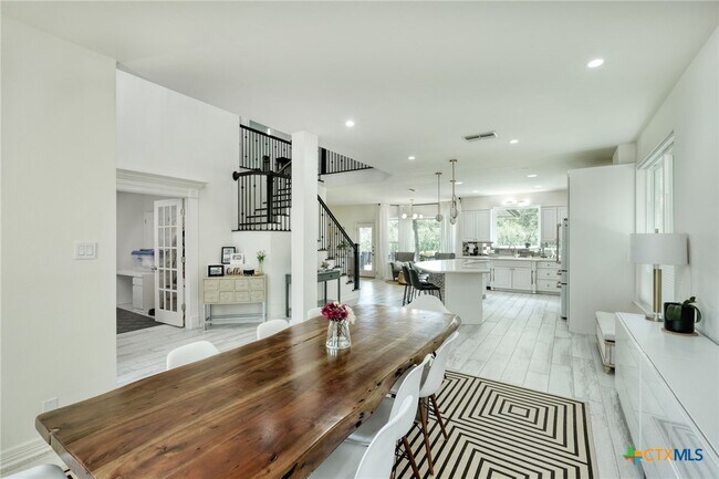 Building Photo - 30209 Oak Tree Dr