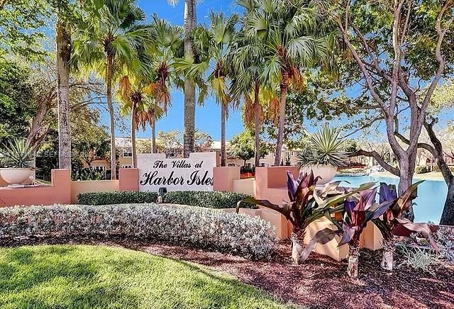 Building Photo - 4949 N Harbor Isles Dr