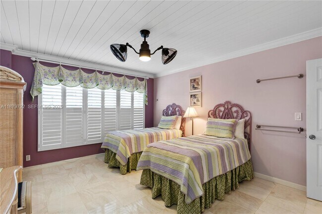 Building Photo - 3550 Galt Ocean Dr