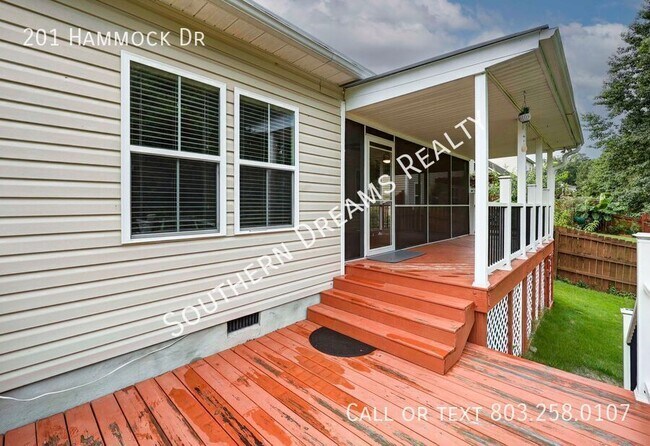 Building Photo - 201 Hammock Dr