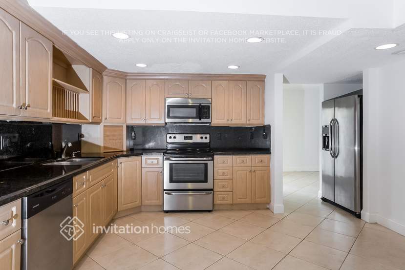 Building Photo - 10029 SW 146th Pl