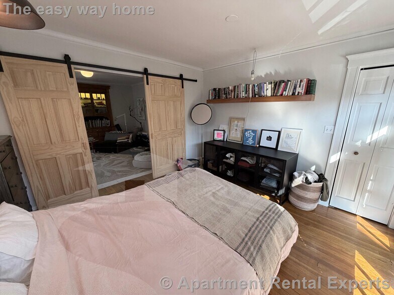 Building Photo - 138 Larch Rd