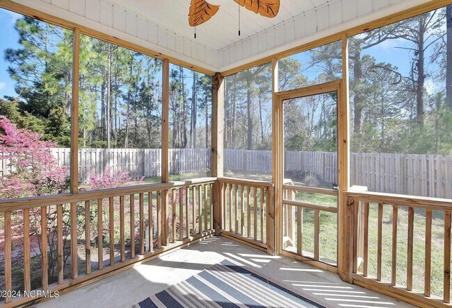 Building Photo - 455 Belvedere Dr