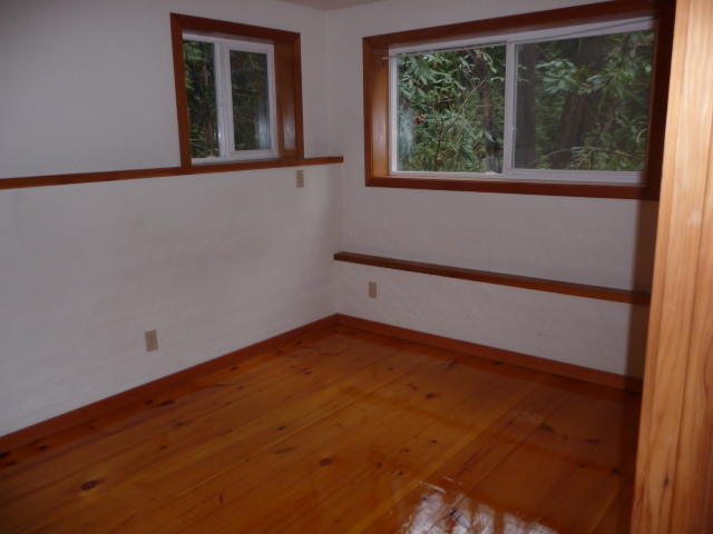 main bedroom - 11600 Olympic View Dr NE