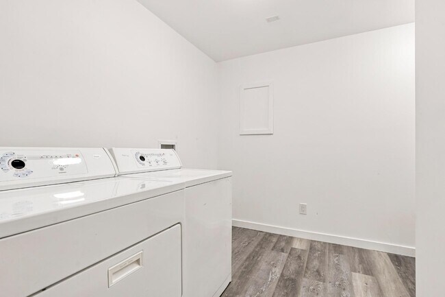 Building Photo - 6712 Fonder Dr