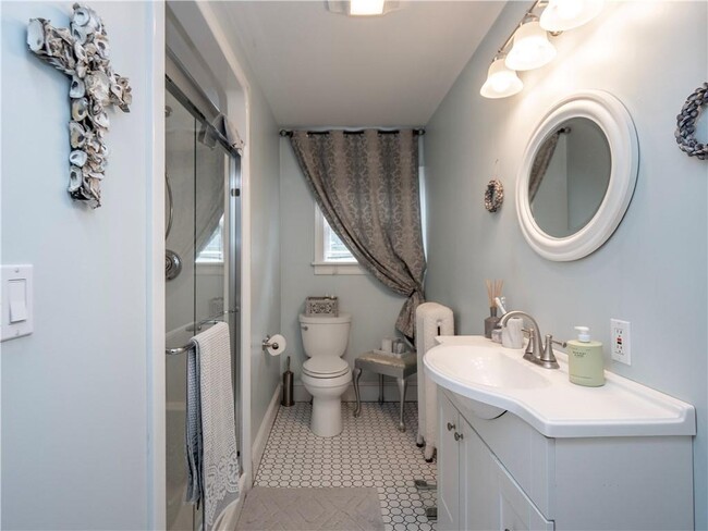 Building Photo - 1 Pell St