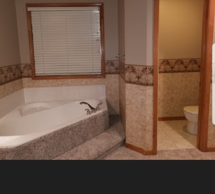 Master bathroom - 21506 W 53rd Terrace