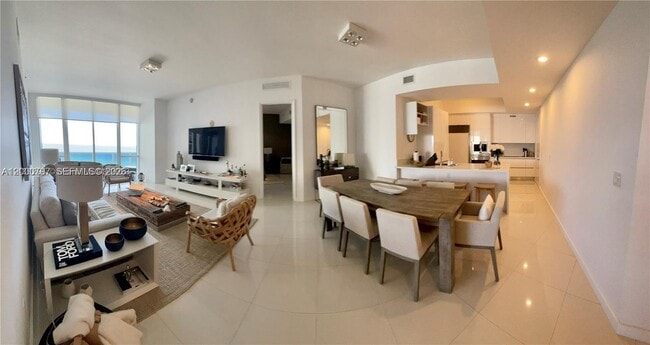 Building Photo - 15811 Collins Ave