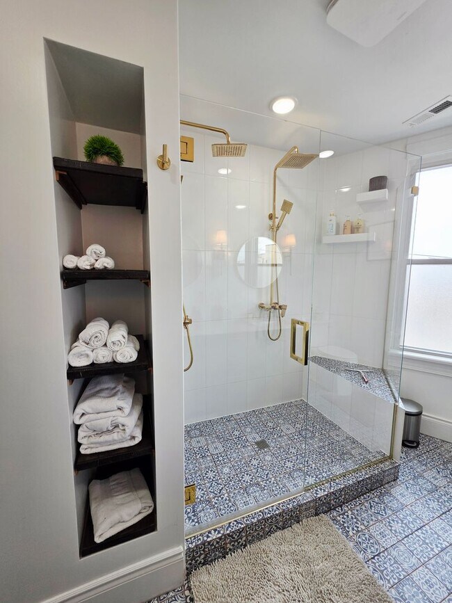 Building Photo - 9 Bailey Ave