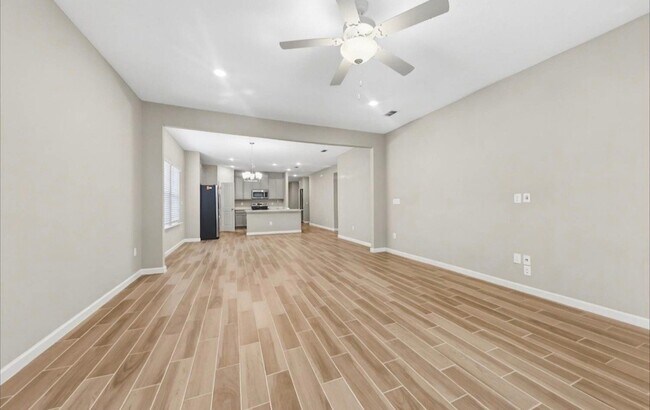 Building Photo - 6364 Starlight Dr
