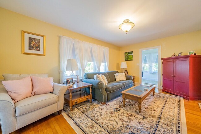 Building Photo - 22 Crescent Hill Ave