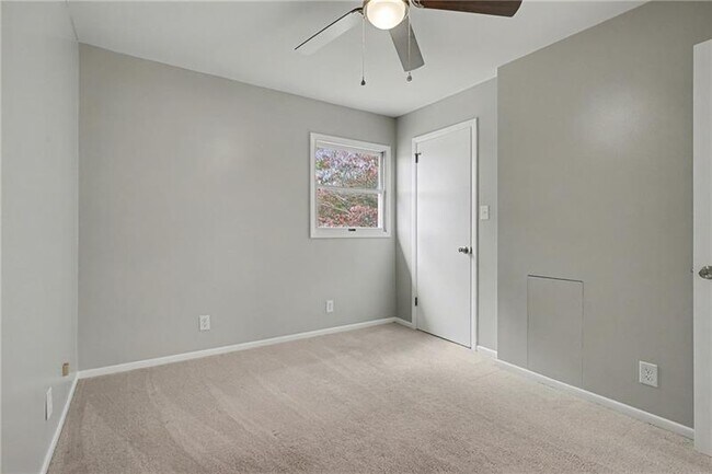 Building Photo - 841 E Lutton St