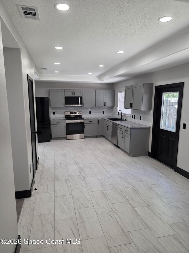 Building Photo - 5626 Andrea St