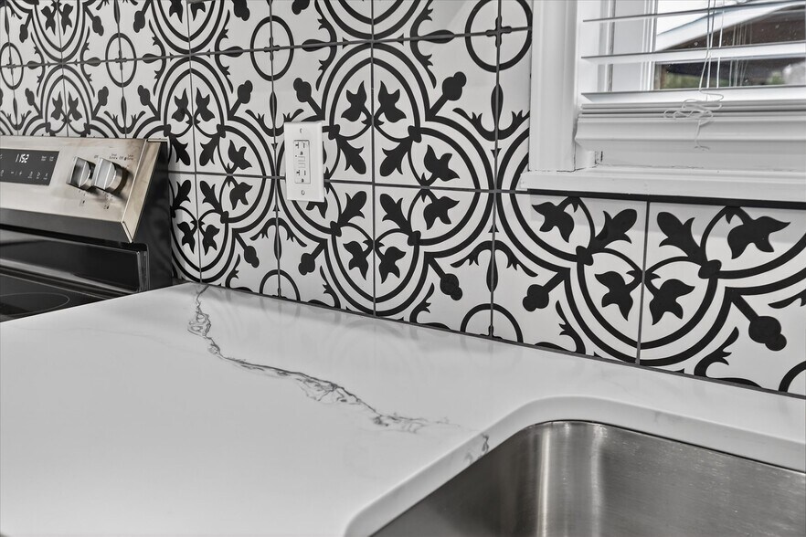 Building Photo - 509 McDonald St