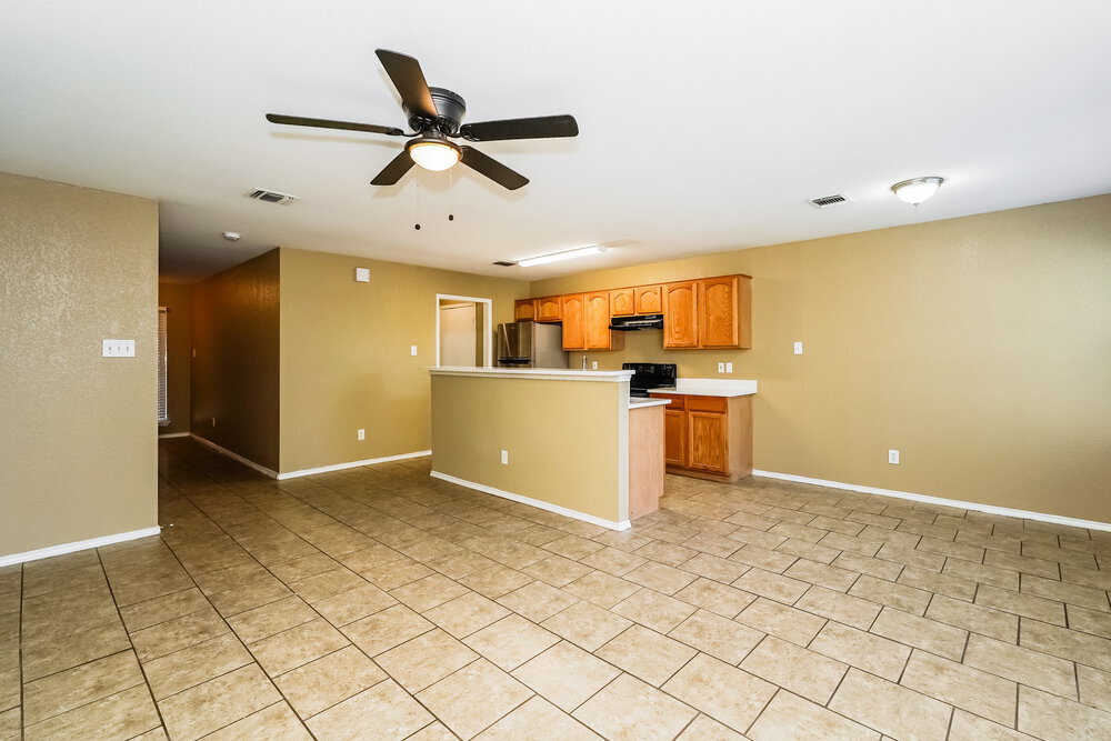 Building Photo - 1456 Pine Ln
