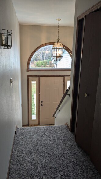 Building Photo - 1057 Clarmar Dr