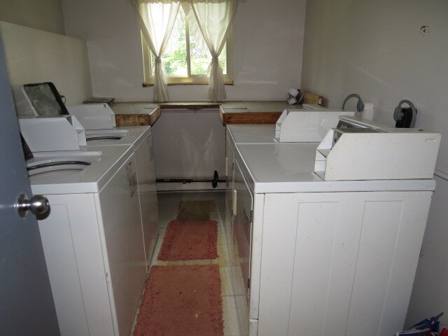 Building Photo - 5240 Emil Ave SW