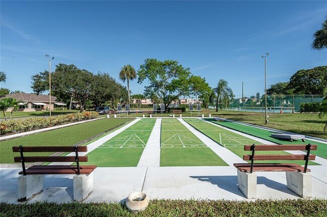 Building Photo - 1130 Circle Ter