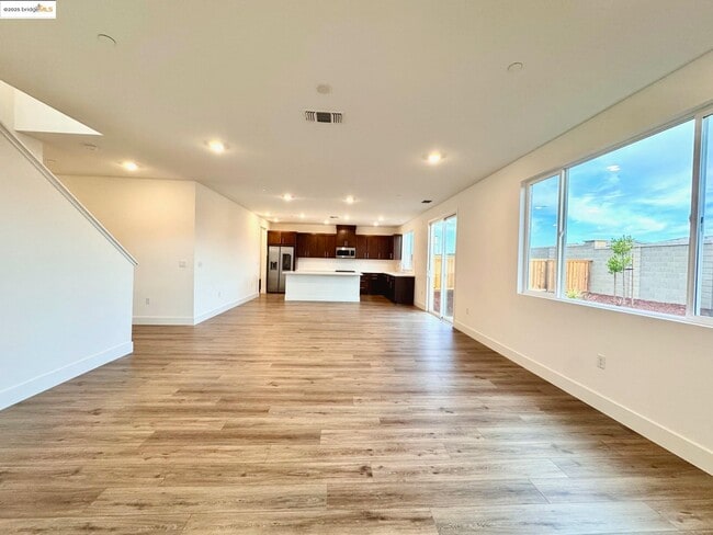 Building Photo - 2850 Talkeetna St