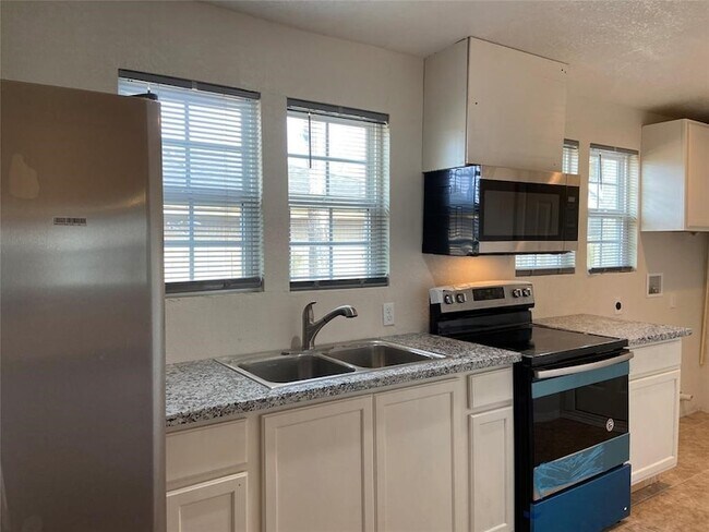 Building Photo - 12115 Segrest Dr