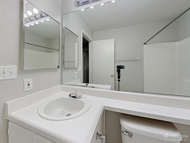 Building Photo - 8105 Shifting Sands Dr