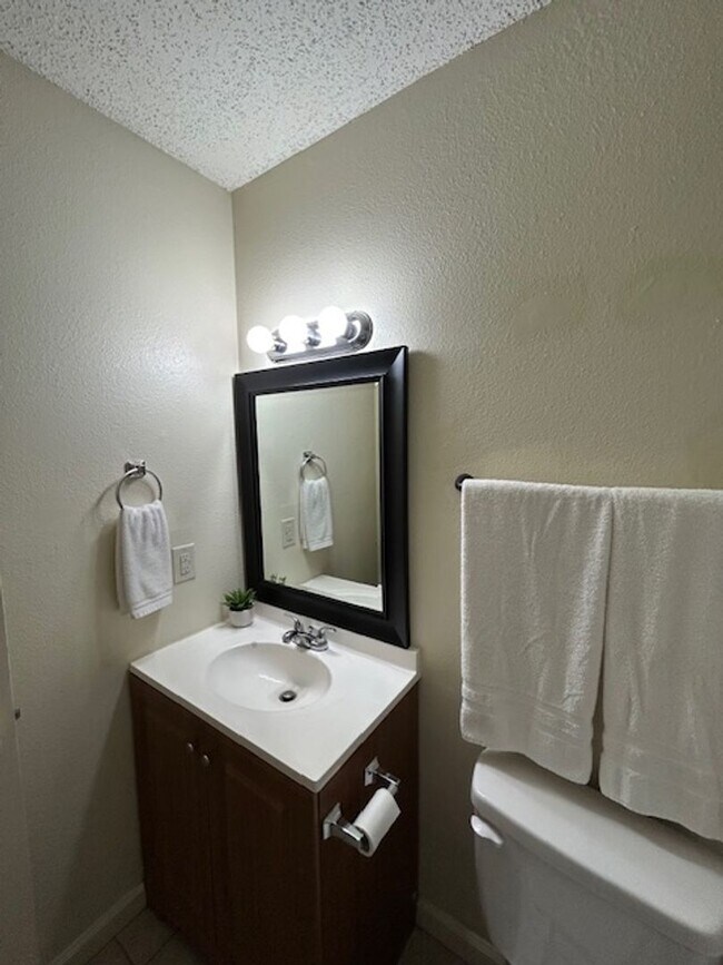 Building Photo - 843 Hammond Manor Dr