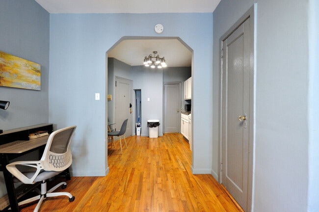 Building Photo - 165 E 89th St