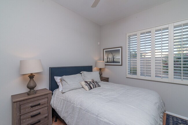 Building Photo - 9315 E Aster Dr