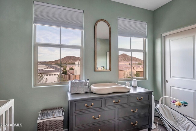 Building Photo - 517 E Balao Dr