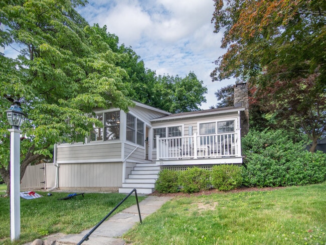 Building Photo - 25 Longview Dr