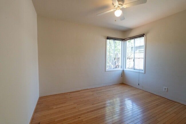 Building Photo - House in Great Sunnyvale Location w/Large Yard & Gardener
