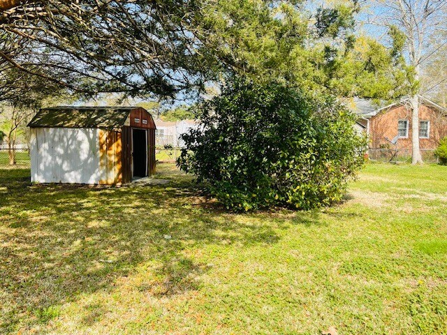 Building Photo - 227 Kenneth Blvd