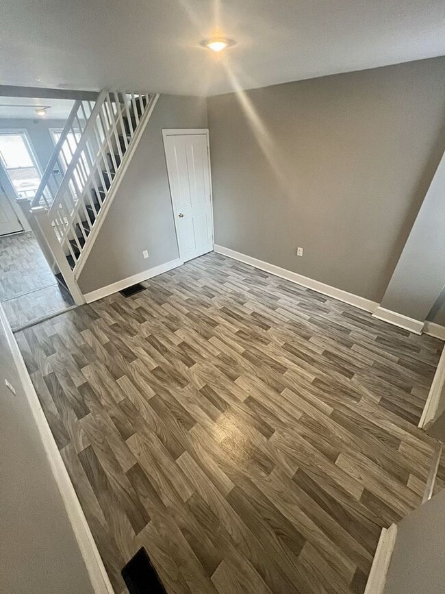 Building Photo - Newly Renovated 4BR/1BA in Wilmington - No...