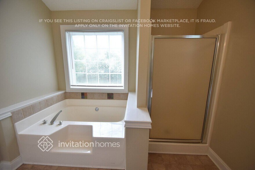 Building Photo - 1232 Summer Ln