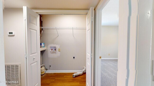 Building Photo - 727 Chancery Ln