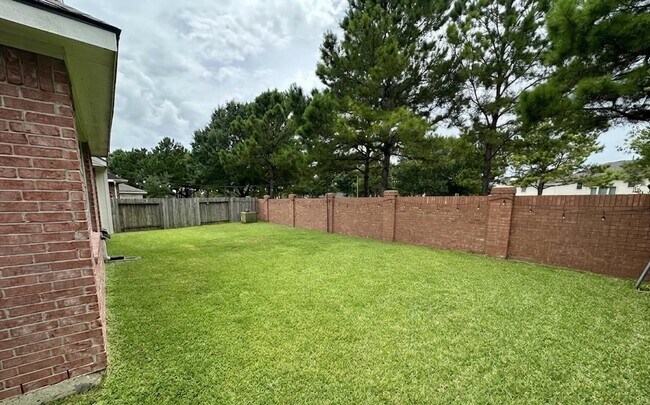 Building Photo - 26018 Trailcliff Ct