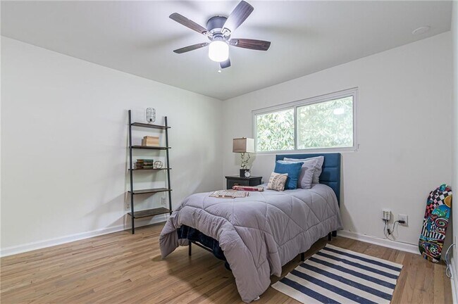 Building Photo - 4523 Runnemede Rd NW