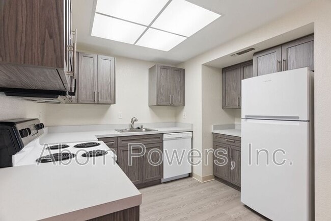 Building Photo - 2529 Greenwood Ln