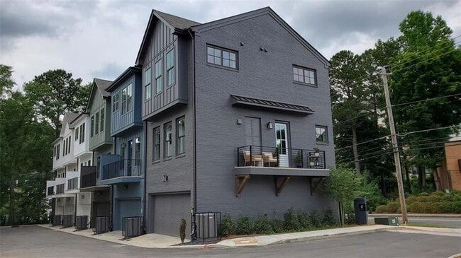 Building Photo - 117 Chestnut Cir