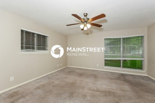 Building Photo - 4 Bedroom Pet-Friendly Home in Lancaster, TX with Main Street Renewal