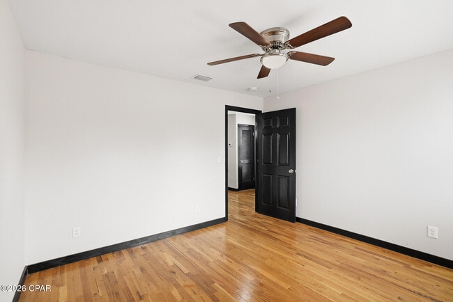 Building Photo - 1808 Chestnut Ave