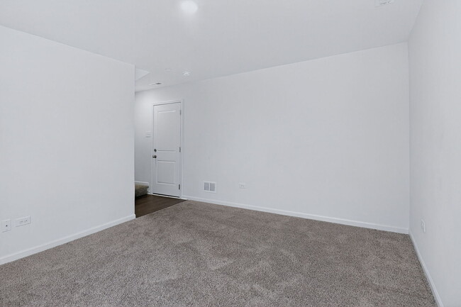 Building Photo - 1276 Lakepointe Dr