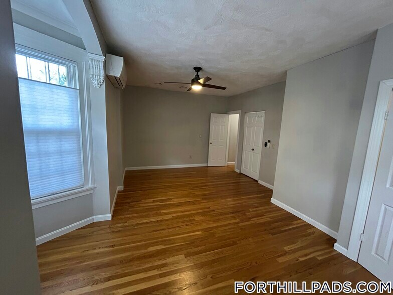 Building Photo - 120 Highland St