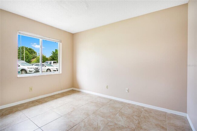 Building Photo - 2610 Adela Ave
